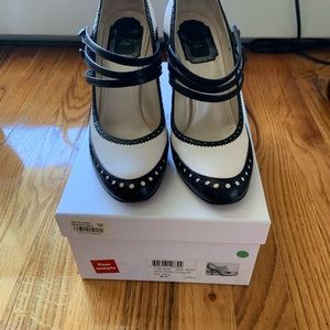 Dior White Black Swing Escarpin Auth Pumps